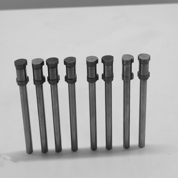 Komponen Penebuk Ejector Berbentuk Khas