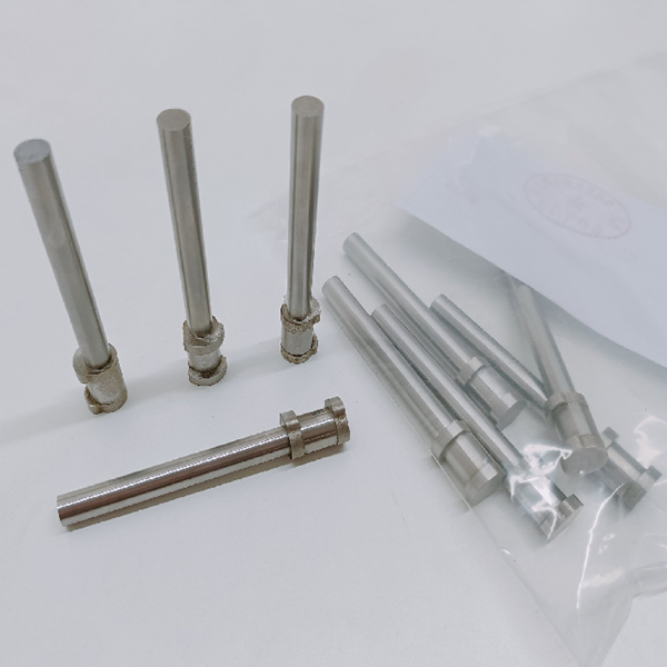 Komponen Penebuk Ejector Berbentuk Khas